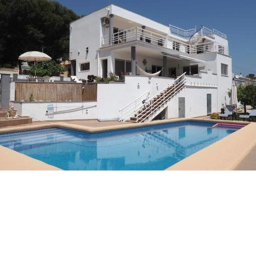 Maravillosa villa con piscina vistas al mar y aa