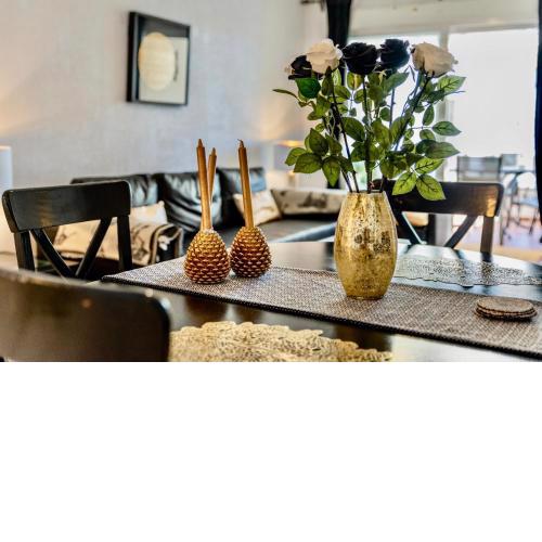 Marbella Lovely 3-bedroom Apartment 350 m Walk to the Beach