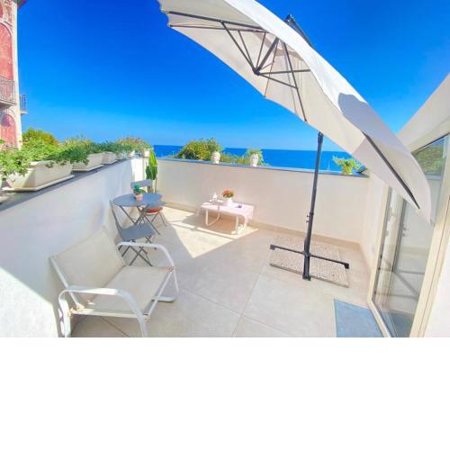 Mare damuri con terrazza vista mare