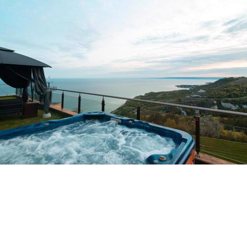 MareliS Skies VIP Apartment