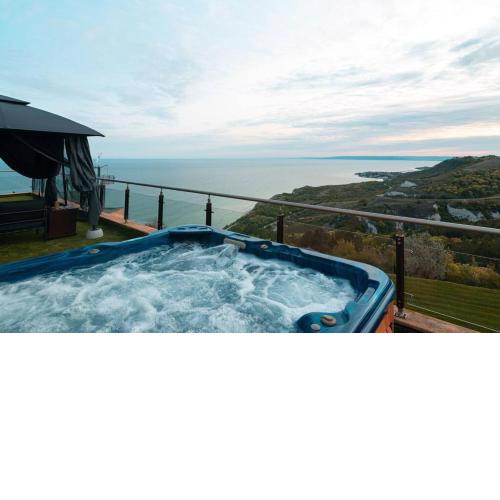 MareliS Skies VIP Apartment