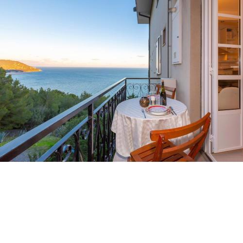 Maremonti 400m From Sea - Happy Rentals
