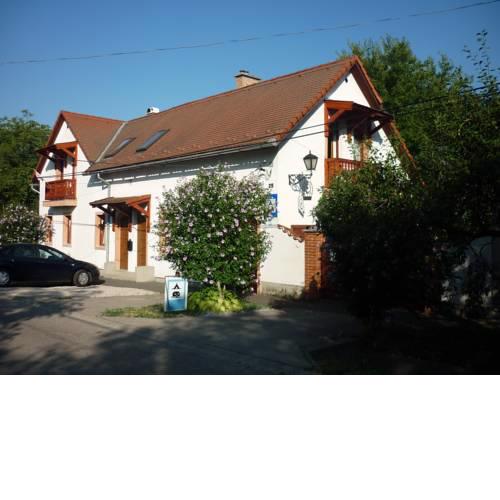 Margaréta-Bia Guest House & Camping