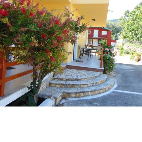 Maria Apartments - Roumanis