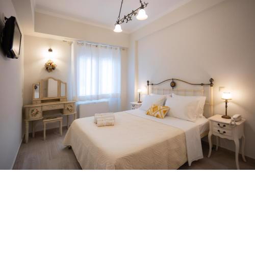 Maria & Philip's Garitsa Bay Retreat