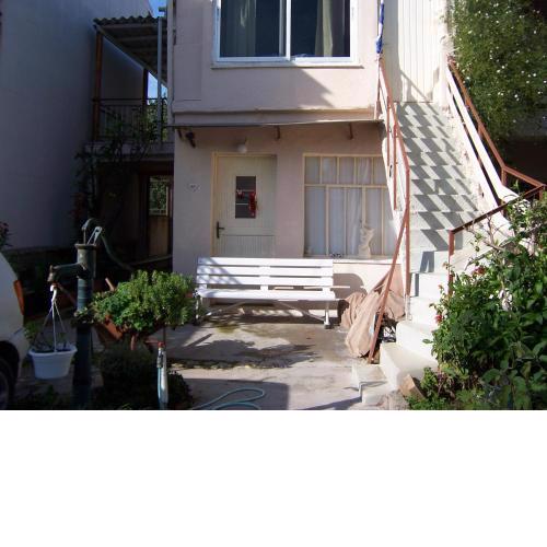 Maria s Haus in Artemida 2