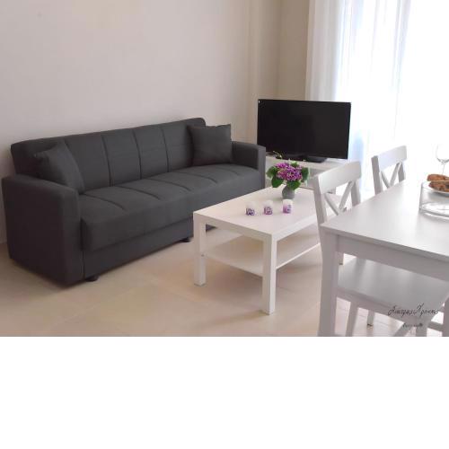 Maria's Central Renovated Suites 2
