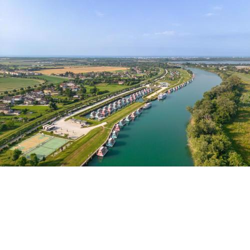 Marina Azzurra Resort
