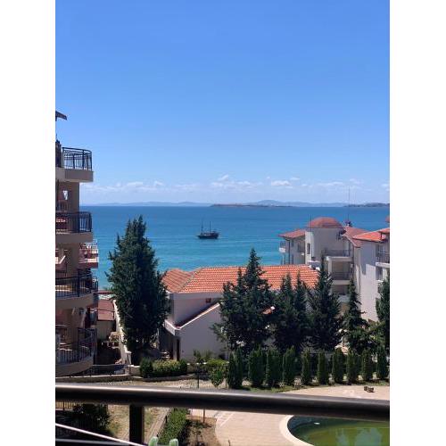 Marina Bay Apart Saint Vlas