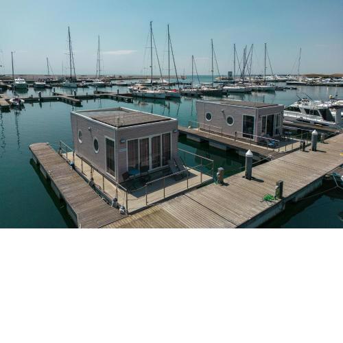 Marina del Gargano Houseboat