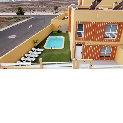 Mariposas Home Pool