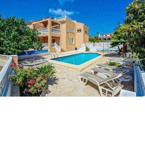 Marlene - private pool villa with sea views from the rooftop in Calpe