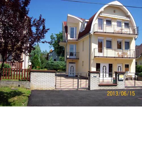 Márta Apartments House