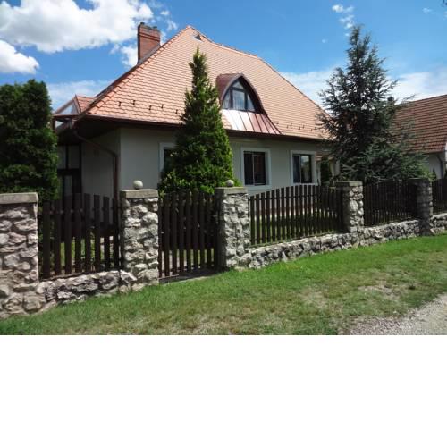 Marta Guest House