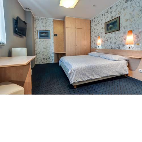 Marta Studios and Apartment