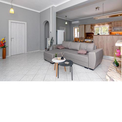 MARTAS HOUSE