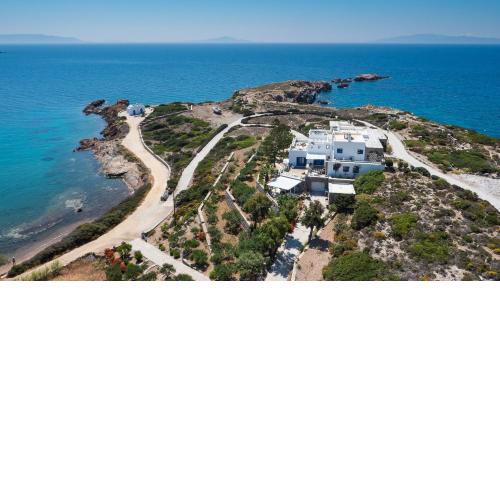 Martineli Residence - A Beachfront Estate