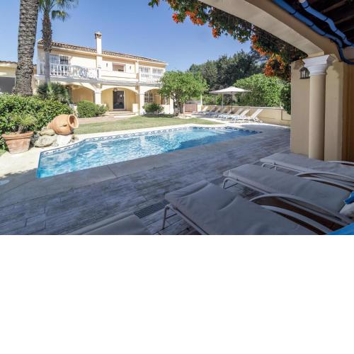 Marvelous mansion with pool in Marbella M26