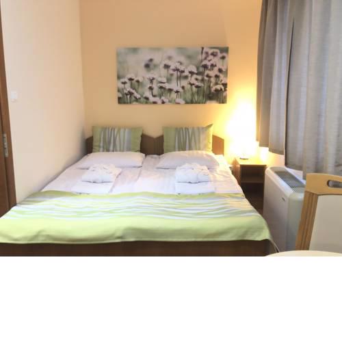 Mary 2, Rosemary Apartmanok