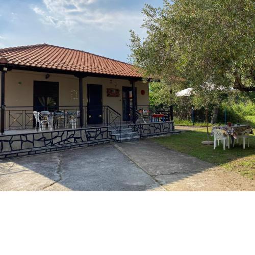 ''Mary's House'' Entire residence Olympiada Halkidiki Near to Sea 200m !