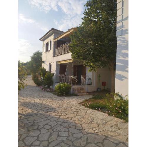 ΣΠΙΤΙ ΣΕ ΣΥΓΚΡΟΤΗΜΑ ΜΕ ΠΙΣΙΝΑ Mary's house
