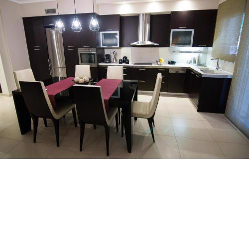 Mary's Modern and Elegant apartment