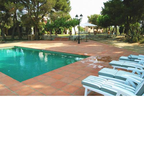 MASIA BARTOMEU Rural house between vineyards 2km from the beach
