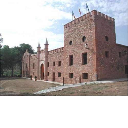 Masía de San Juan - Casas rurales con piscina en masía fortificada