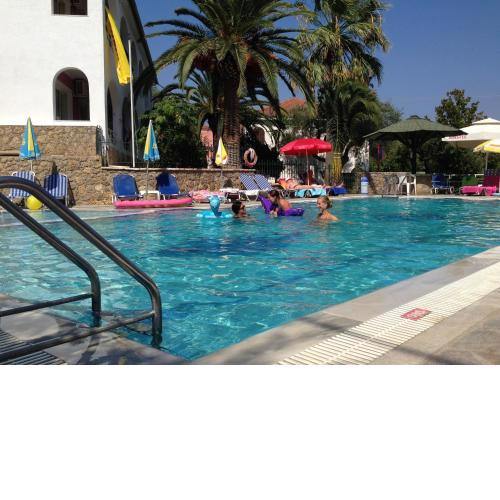 Mathraki Resort