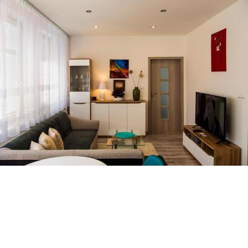 MAYTEX - ubytovanie v 46m2 apartmáne s balkónom