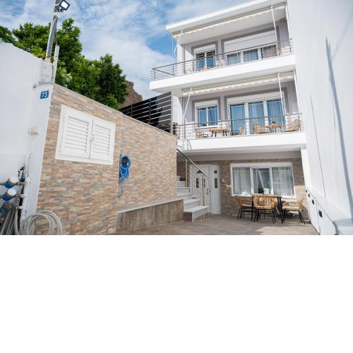 Meda Apartments