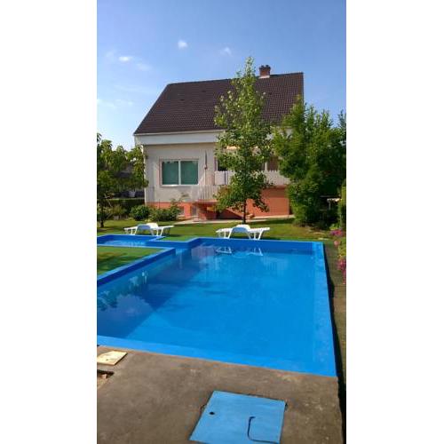 Medencés Apartman