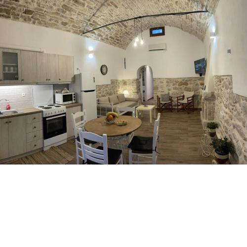 Medieval Country House in Mastichochoria