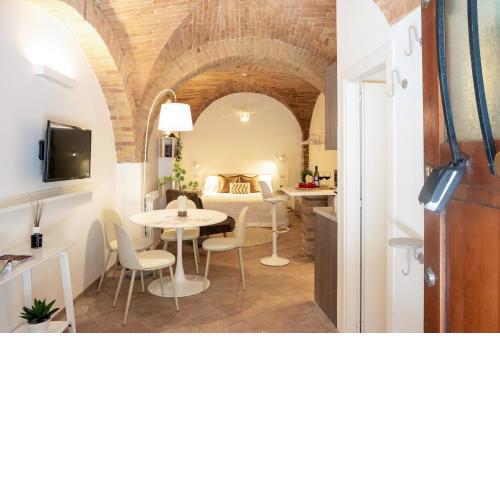 Medieval flat with whirlpool bath