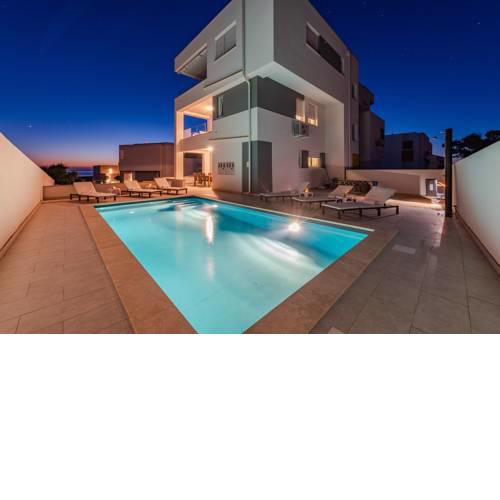Medima, luxury ap. with private pool