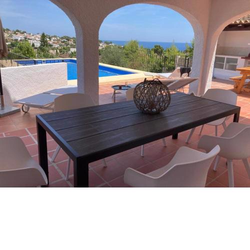 Meerblick, Apartment in Villa mit Terrasse, Pool und kostenlosen WLAN neu renoviert