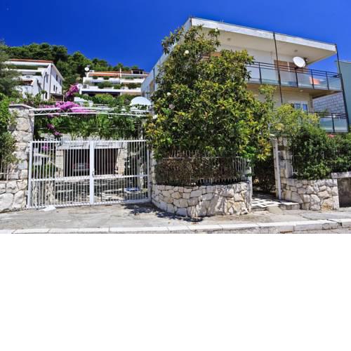 Meje Apartments