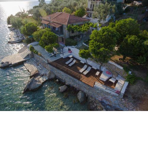 MELIES- Seaside Boutique Apartments
