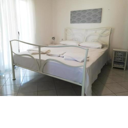 Melina Apartments - Sunny Holiday Apartment in Nikiti