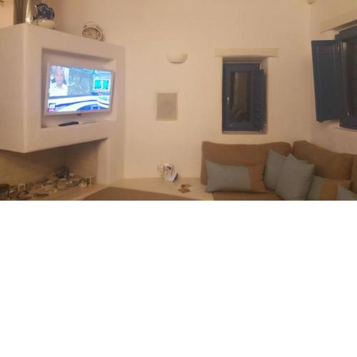 Meli's Retreat 85m2, Sea & sunset view, Cosy.