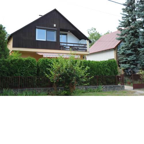 Mella Holiday House
