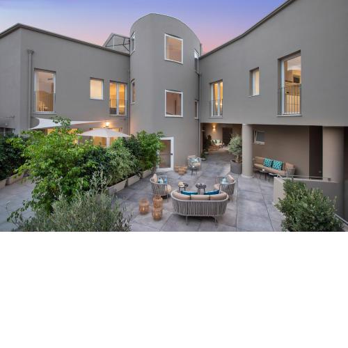 MEM Lodge and Suite