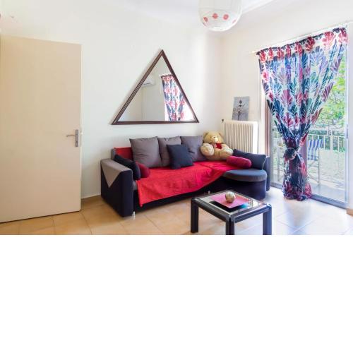 Mema's Tranquil Apartment in Patra