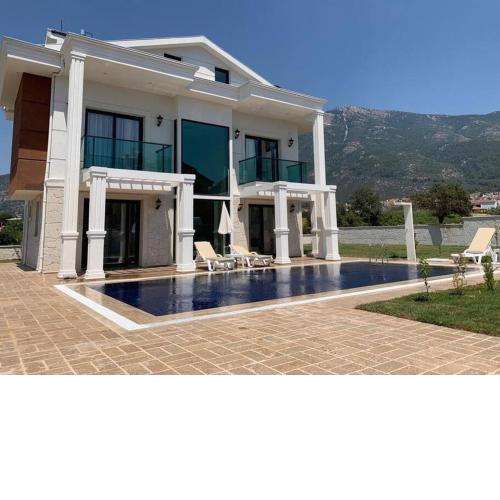 Memories Majestik Villa