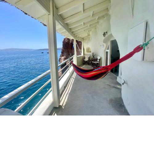 Mermaid Cave Apartment Old Port, Fira