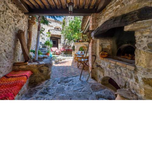 Meronas Eco House