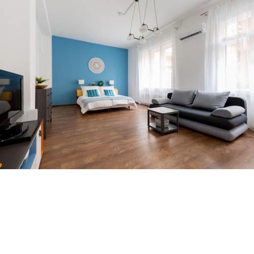 Metro Central Apartment