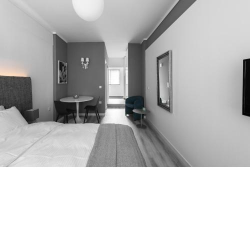 M&F Luxury Suites est. 2019 / F Suite