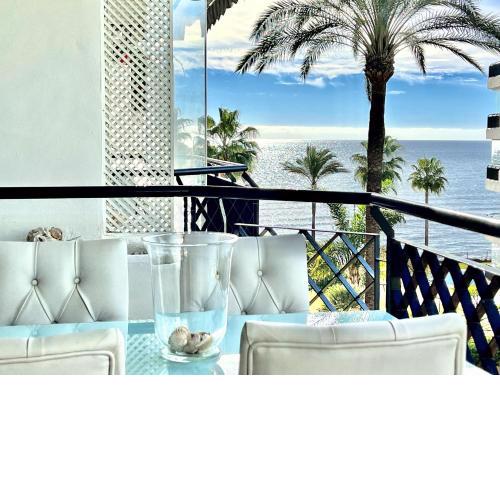 MI CAPRICHO 3-5 BEACHFRONT- Apartment with sea views in Costa del Sol