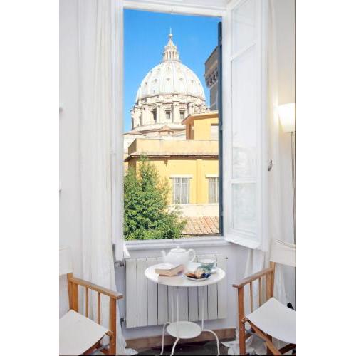 Michelangelo Charmsuite